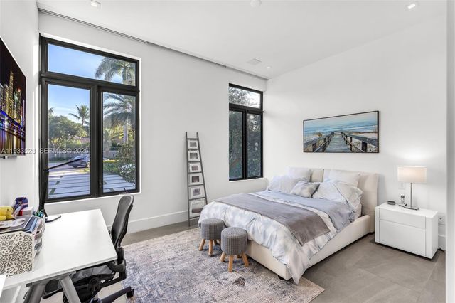 8271 SW 67th St, Miami, FL 33143