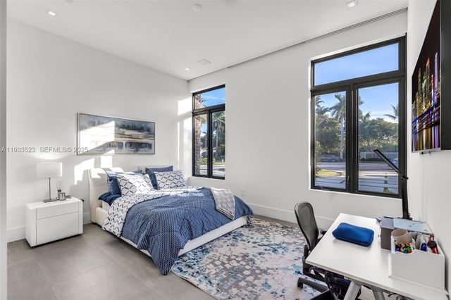 8271 SW 67th St, Miami, FL 33143