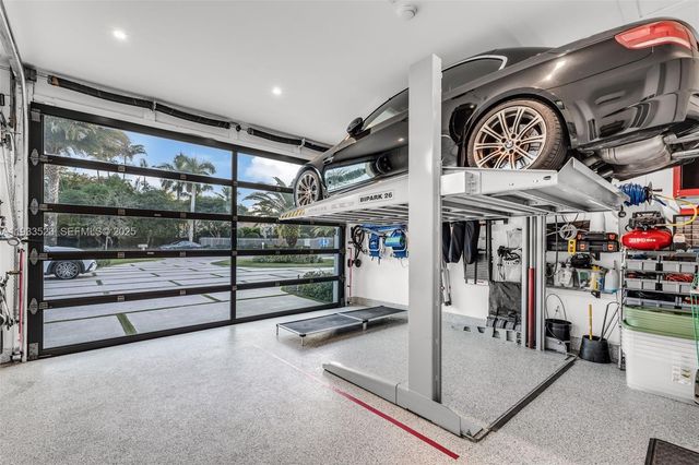 8271 SW 67th St, Miami, FL 33143