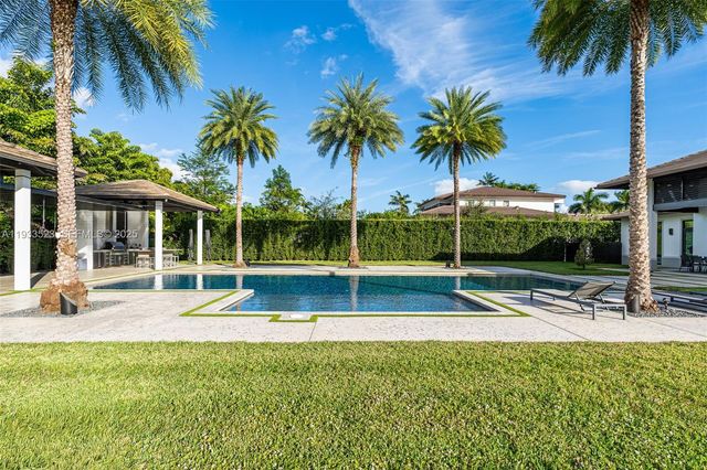 8271 SW 67th St, Miami, FL 33143