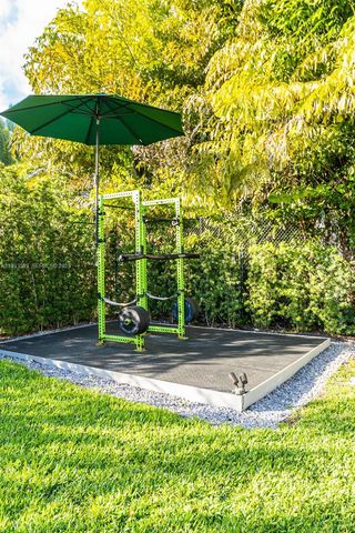 8271 SW 67th St, Miami, FL 33143