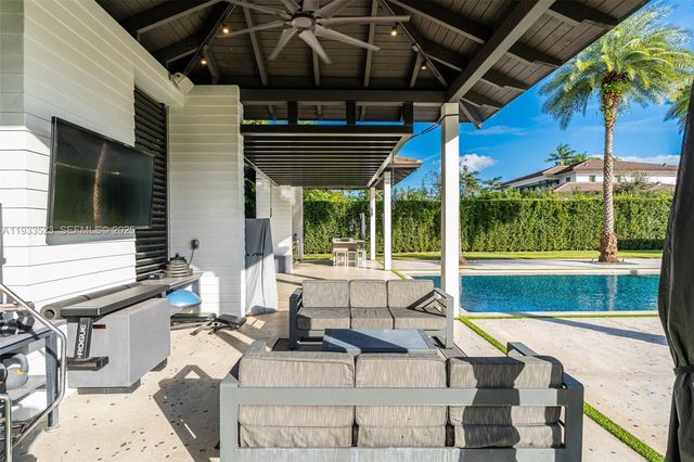 8271 SW 67th St, Miami, FL 33143