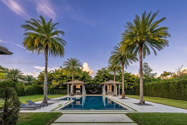 8271 SW 67th St, Miami, FL 33143