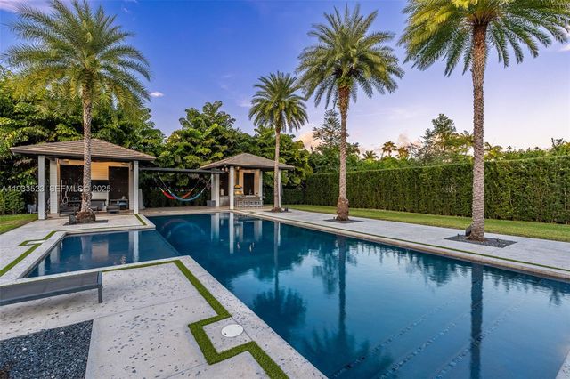 8271 SW 67th St, Miami, FL 33143