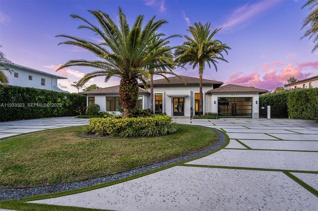 8271 SW 67th St, Miami, FL 33143