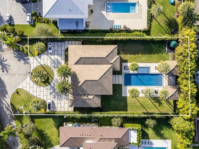 8271 SW 67th St, Miami, FL 33143