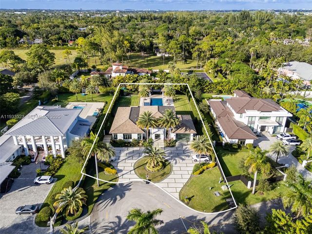 8271 SW 67th St, Miami, FL 33143