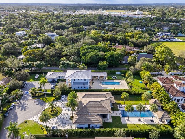 8271 SW 67th St, Miami, FL 33143