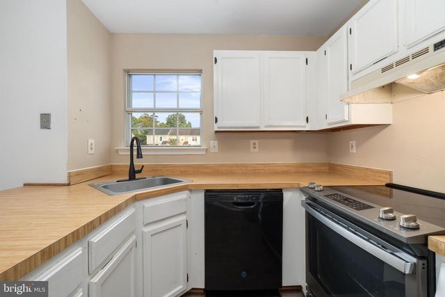 4198 BLUEBIRD DR, Waldorf, MD 20603