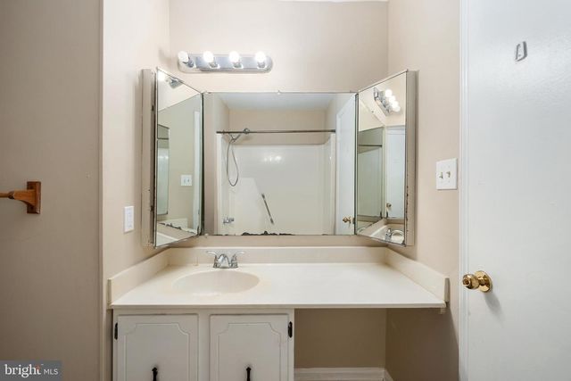 4198 BLUEBIRD DR, Waldorf, MD 20603