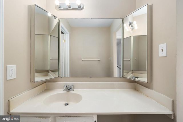 4198 BLUEBIRD DR, Waldorf, MD 20603