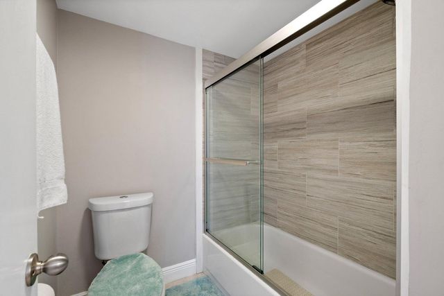 21863 Arriba Real 8-k, Boca Raton, FL 33433