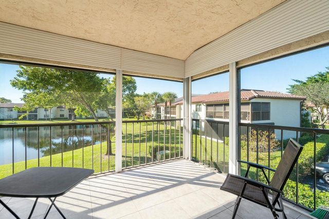 21863 Arriba Real 8-k, Boca Raton, FL 33433