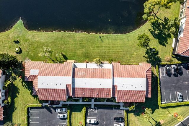 21863 Arriba Real 8-k, Boca Raton, FL 33433