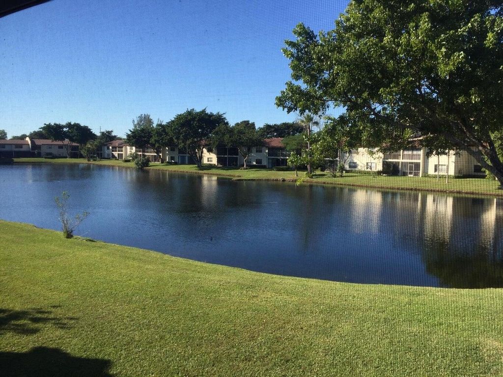 21863 Arriba Real 8-k, Boca Raton, FL 33433