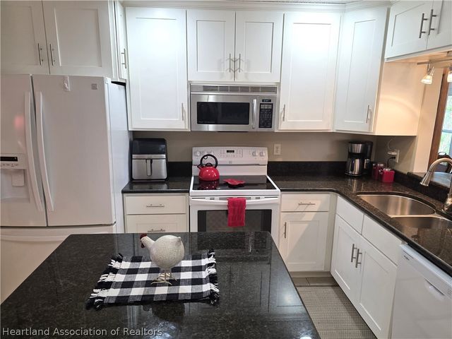 105 Hillcrest Street, Lake Placid, FL 33852