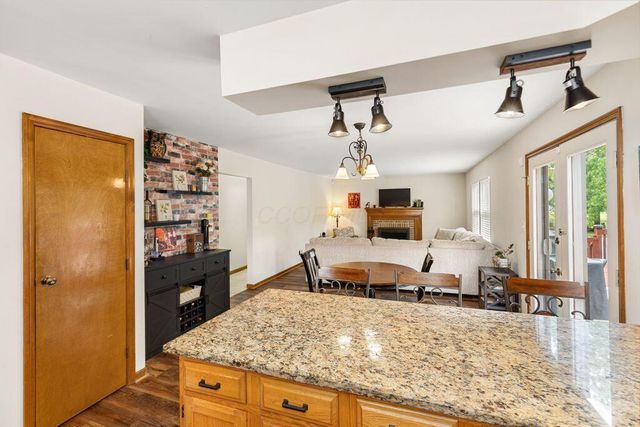 6844 Spruce Pine Drive, Columbus, OH 43235