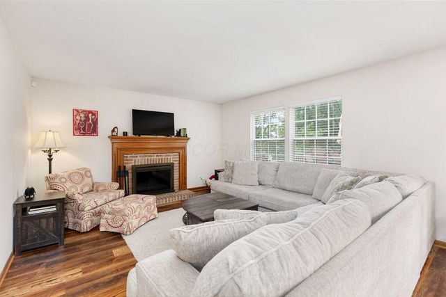 6844 Spruce Pine Drive, Columbus, OH 43235