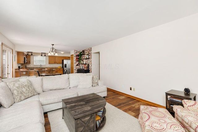 6844 Spruce Pine Drive, Columbus, OH 43235