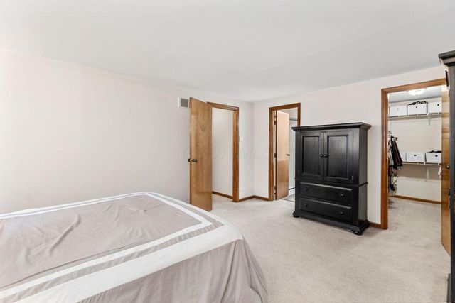 6844 Spruce Pine Drive, Columbus, OH 43235