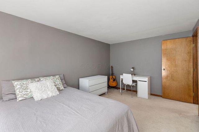 6844 Spruce Pine Drive, Columbus, OH 43235