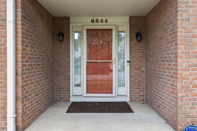 6844 Spruce Pine Drive, Columbus, OH 43235