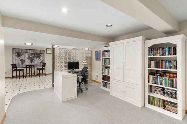 6844 Spruce Pine Drive, Columbus, OH 43235