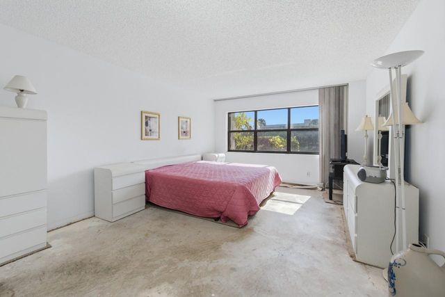 4900 N Ocean Blvd 303, Lauderdale By The Sea, FL 33308