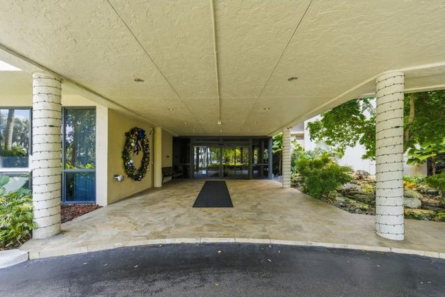 4900 N Ocean Blvd 303, Lauderdale By The Sea, FL 33308