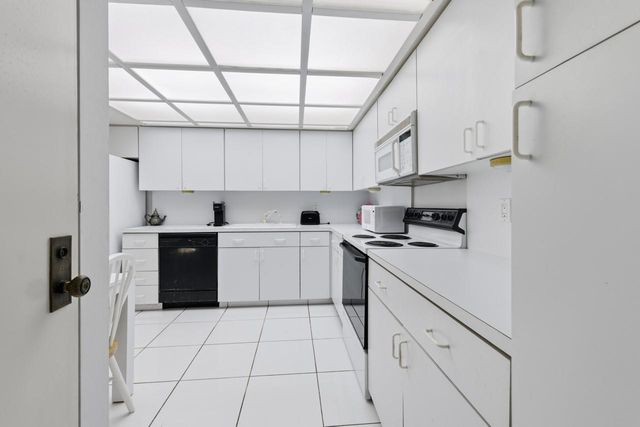 4900 N Ocean Blvd 303, Lauderdale By The Sea, FL 33308