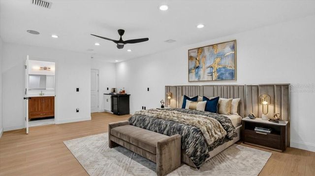 2708 N DUNDEE STREET, Tampa, FL 33629