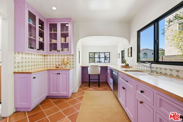 1038 S Stanley Avenue, Los Angeles, CA 90019