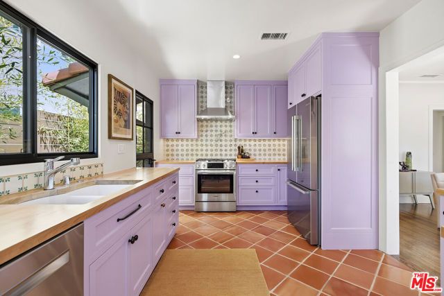 1038 S Stanley Avenue, Los Angeles, CA 90019