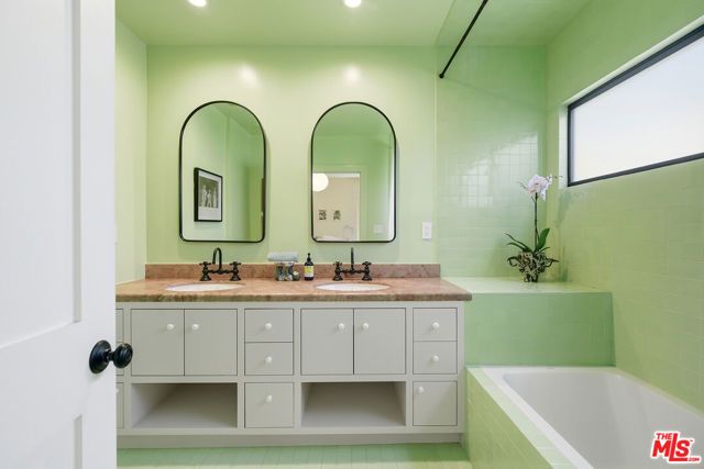 1038 S Stanley Avenue, Los Angeles, CA 90019
