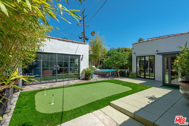 1038 S Stanley Avenue, Los Angeles, CA 90019