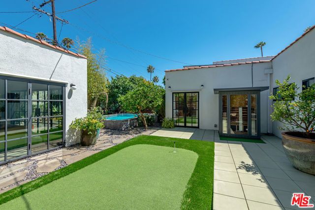 1038 S Stanley Avenue, Los Angeles, CA 90019