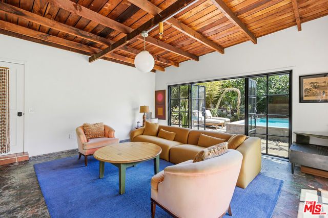 1038 S Stanley Avenue, Los Angeles, CA 90019
