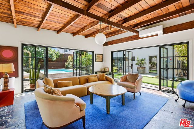 1038 S Stanley Avenue, Los Angeles, CA 90019