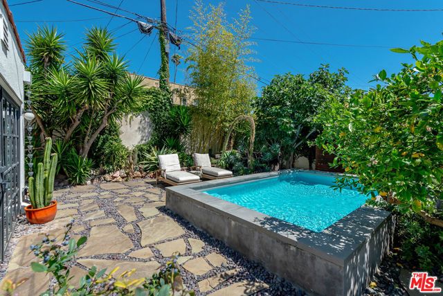 1038 S Stanley Avenue, Los Angeles, CA 90019