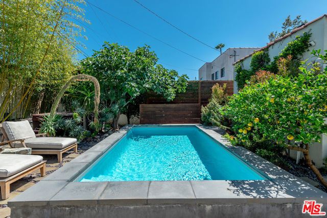1038 S Stanley Avenue, Los Angeles, CA 90019