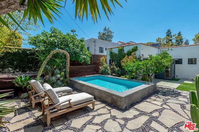 1038 S Stanley Avenue, Los Angeles, CA 90019