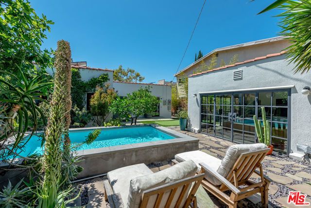 1038 S Stanley Avenue, Los Angeles, CA 90019