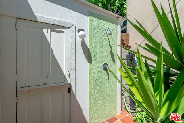 1038 S Stanley Avenue, Los Angeles, CA 90019