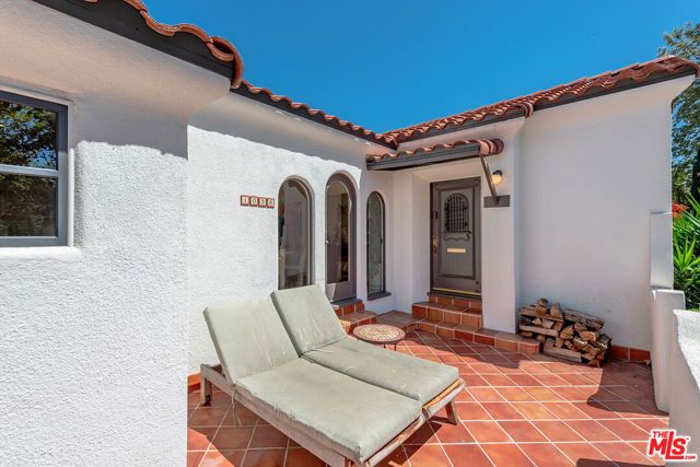 1038 S Stanley Avenue, Los Angeles, CA 90019