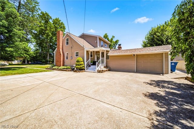 34212 Roberts Road, Eastlake, OH 44095
