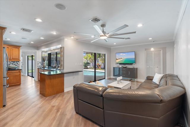 1107 SE 14TH Terrace, Deerfield Beach, FL 33441