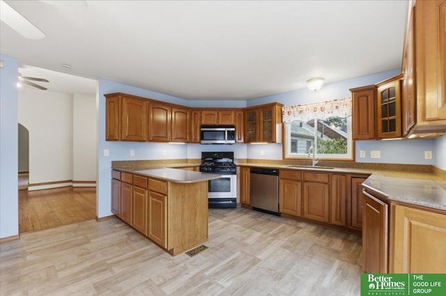 2204 N 48 Street, Omaha, NE 68104