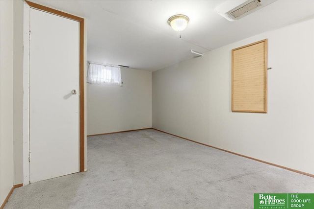 2204 N 48 Street, Omaha, NE 68104