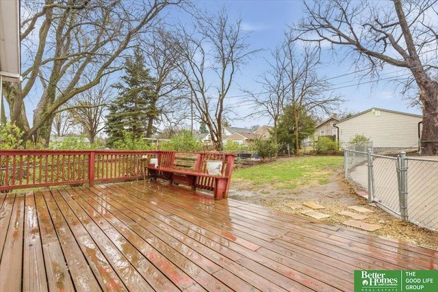 2204 N 48 Street, Omaha, NE 68104