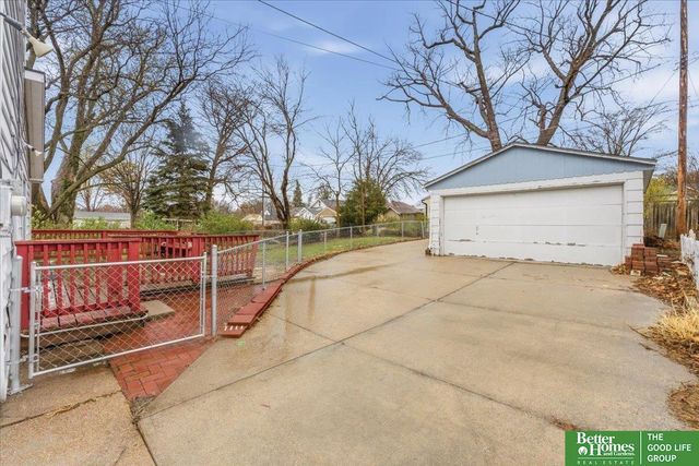 2204 N 48 Street, Omaha, NE 68104